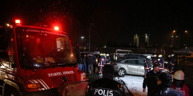 İstanbul Fatih'te 5 araç kundaklandı