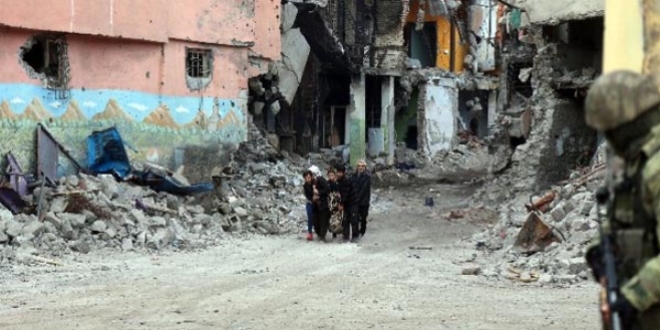 Sur'da 24 saatte 43 kişi tahliye edildi