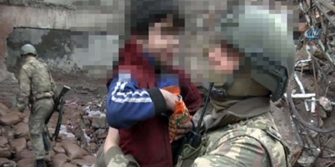 Kayıp çocuklar Sur'dan çıktı/Video
