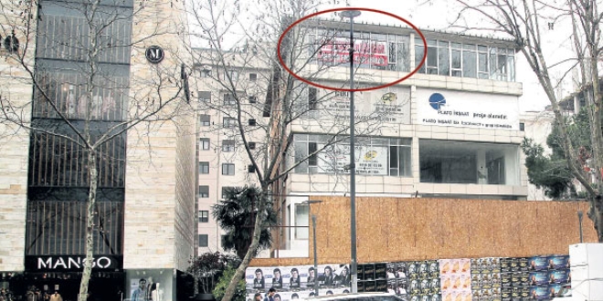 Caddede pankartlı 'dönüşüm' kavgası