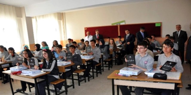'1 milyon 437 bin adet tablet' dağıtıldı