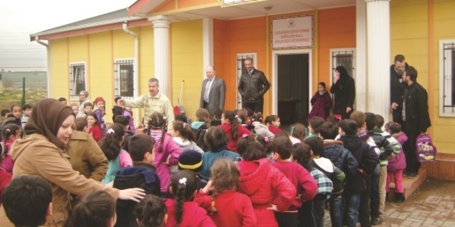 Suriyeliler için açılan okul sayısı 6'ya yükseldi