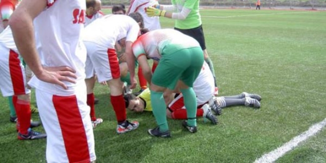 Kalp krizi ge�iren 17 ya��ndaki lise ��rencisi �ld�