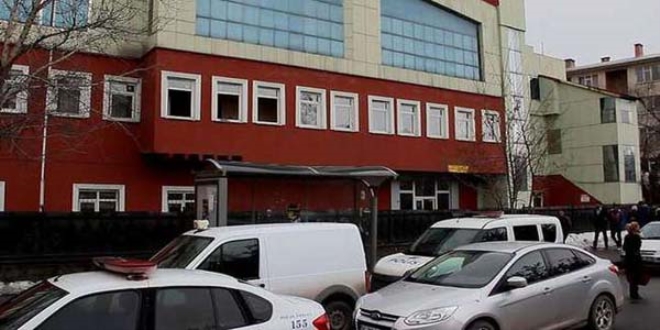 Liseli Oya, eşarbıyla kendini astı