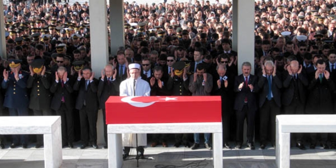 Şehit Astsubay Uygun son yolculuğuna uğurladı