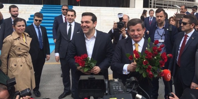 Davutoğlu ve Çipras'tan 8 Mart sürprizi