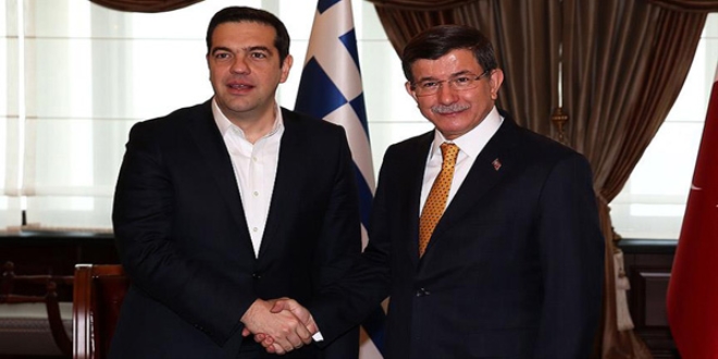 Davutoğlu ile Çipras bir araya geldi