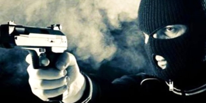 Okmeydanı'nda PTT şubesine silahlı soygun