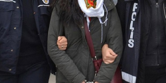 Sosyal medyadan propaganda yapan kadın tutuklandı