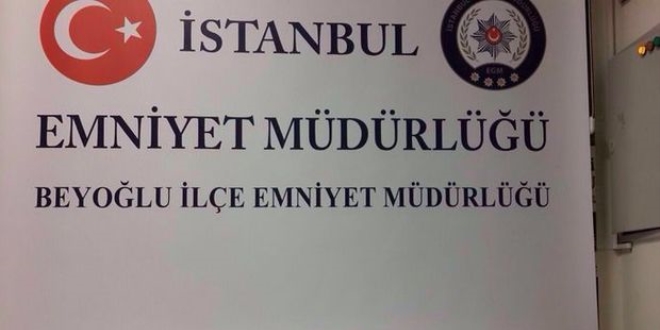 Beyoğlu'nda uyuşturucu tacirlerine baskın: 5 gözaltı