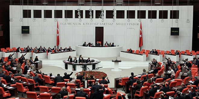 Meclis 22 Mart'a kadar tatile girdi