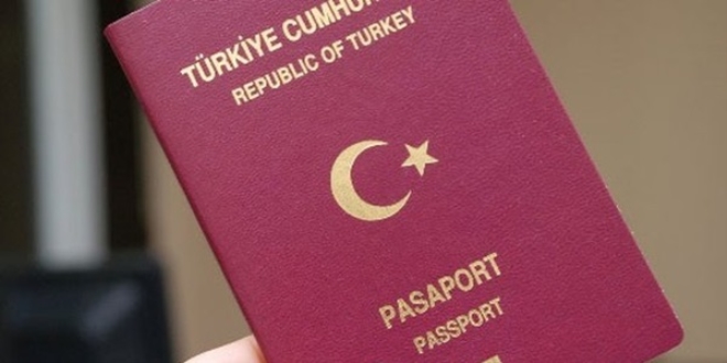 Trk yetkiliden 'yeni pasaport' aklamas