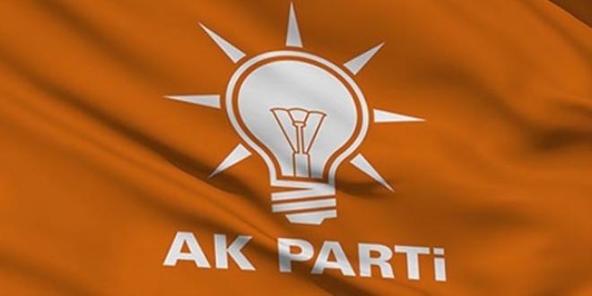 AK Parti'nin 5 ilçe başkanı istifa etti
