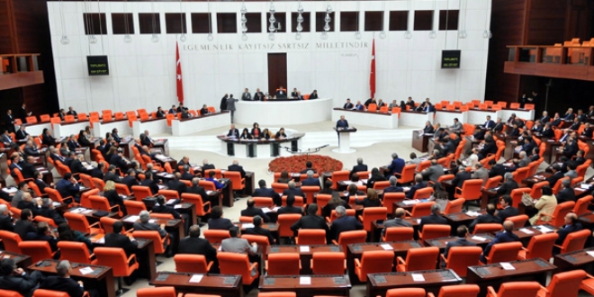 Muhalefetten AB yasalarına destek