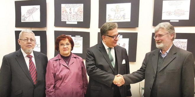 Mültecilerin dramını çizdi