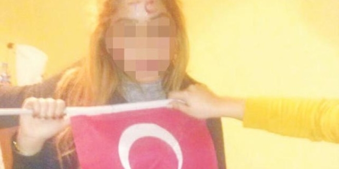 'Evde bayraklı işkence' sosyal medyayı karıştırdı