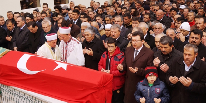 Sağlık memuru Karagöz'ün cenazesi, toprağa verildi