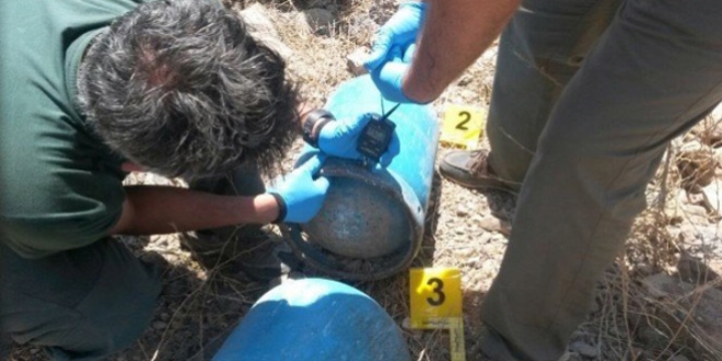 Silvan'da mezarl�kta patlay�c� d�zenekleri bulundu