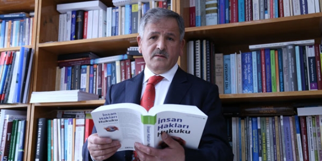 Dekan: Ter�r� �vmek moda haline geldi