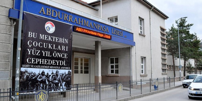 Bu okul �anakkale Sava�� d�neminde mezun veremedi