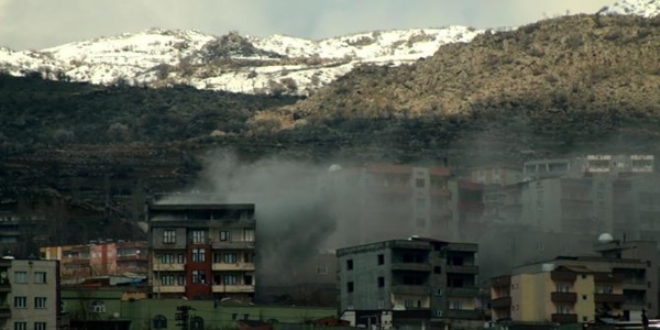 Şırnak'ta bomba tuzaklı barikatlar imha ediliyor