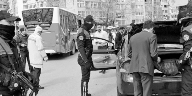Emniyet çalıntı araçların peşinde