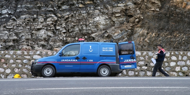 zmir'da Jandarma ekiplerine silahl saldr: 1 yaral