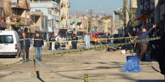 Adana'da polise uzun namlulu silahlarla ateş açıldı