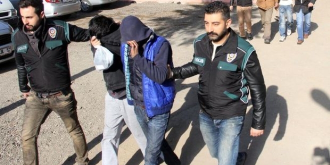 Adana'da izinsiz nevruz eylemi yapan 19 kii tutukland