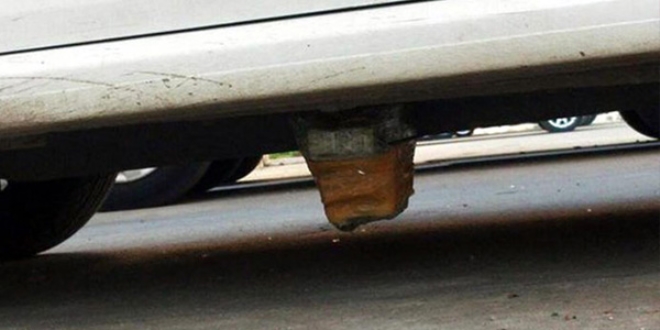 Polisin özel otomobiline tuzaklanmış bomba bulundu