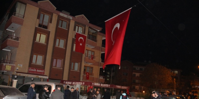 Şehit polis Yatarkalkmaz'ın baba evinde yas var