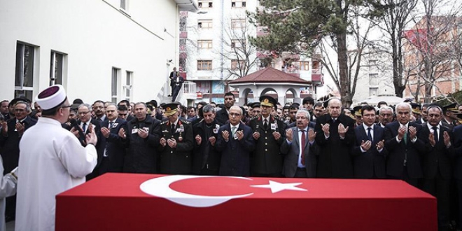 Şehit Uzman Çavuş Tunca son yolculuğuna uğurlandı