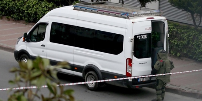 Bombalı olduğu ihbar edilen minibüs Mecidiyeköy'de bulundu