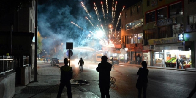 Gaziantep'te polise molotofla saldırı: 1 komiser yaralı