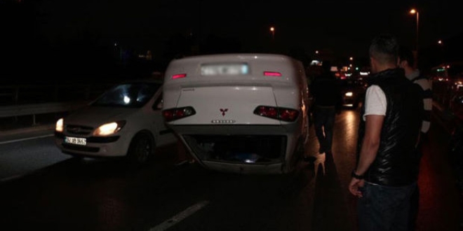 �niversite ��rencileri kaza yapt�: 5 yaral�