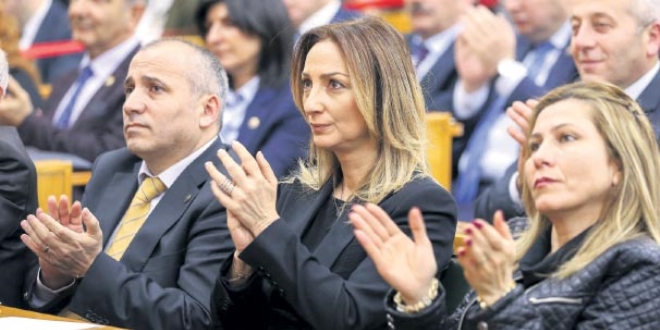 Nazlıaka'ya geçit yok