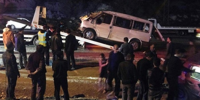 Mardin'de trafik kazası: 20 yaralı