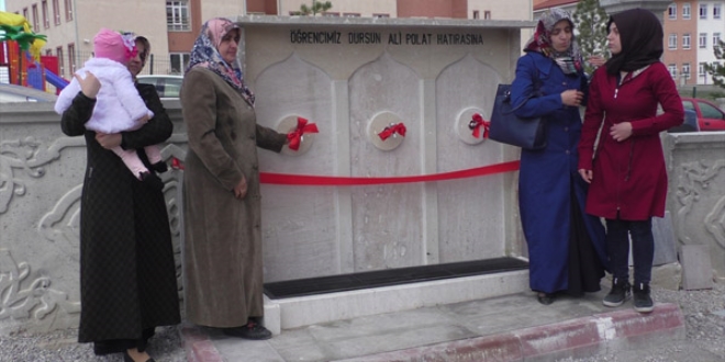 Lise öğrencileri ölen arkadaşları için çeşme yaptırdı