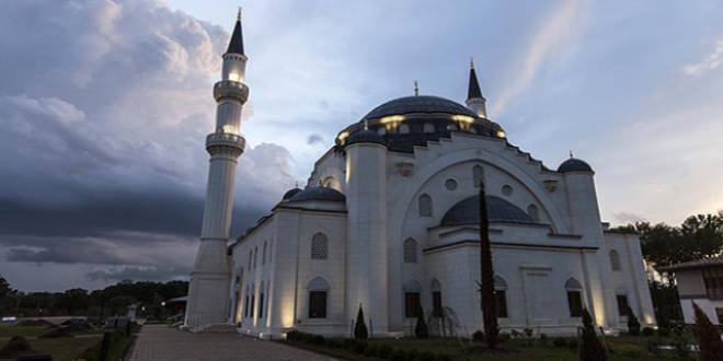 Osmanlı mimarisini ABD'ye taşıyan cami