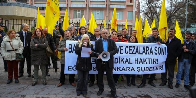 Eğitim Sen üyelerinden MEB önünde eylem