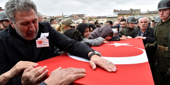 Şehit Üsteğmen Erdem Keskin toprağa verildi