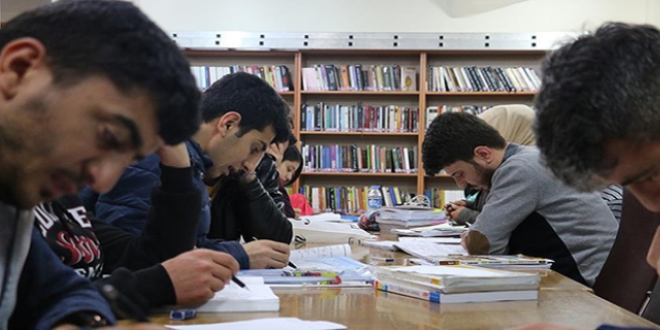 Terör okuma aşkına engel olamadı