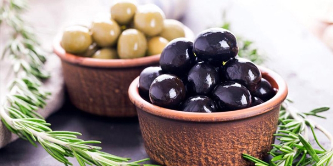 Canan Karatay'dan pilotlara zeytin tavsiyesi