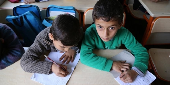 Suriyeli öğrenciler Türkiye'de geleceğe hazırlanıyorlar