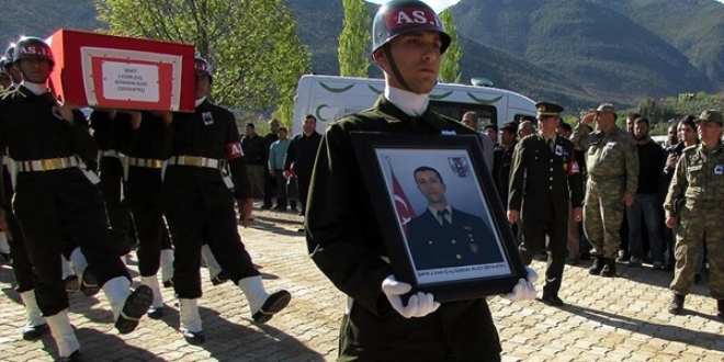 �ehitler son yolculu�una u�urland�