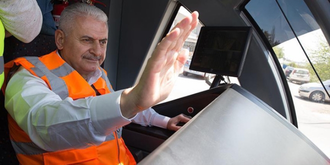Bakan Yıldırım, ilk test sürüşünü gerçekleştirdi