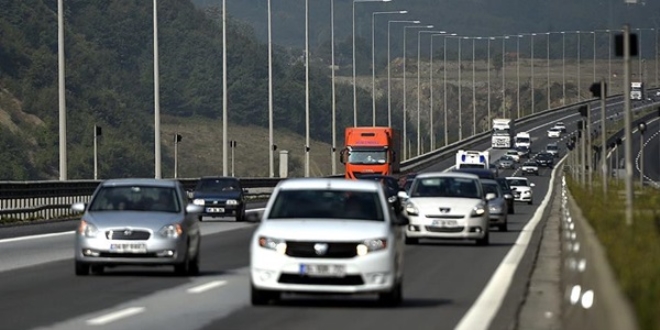 Trafikteki her drt aratan biri muayenesiz