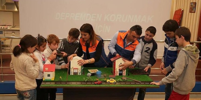 Deprem bilinci 'Survivor' ile kazand�r�lacak