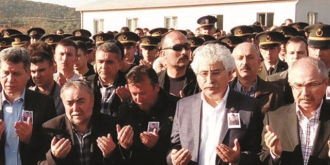 CHP'li vekil, şehit cenazesinde saldırıya uğradı