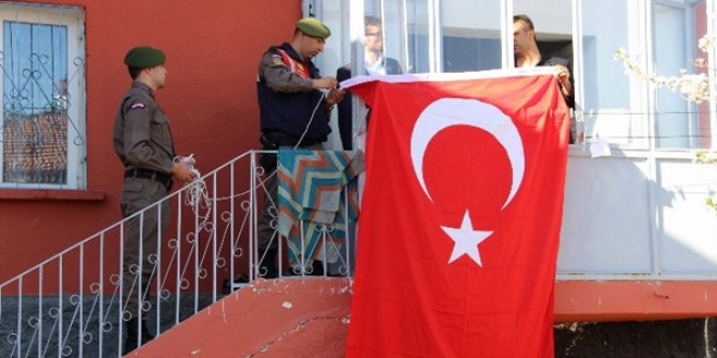 Şehit Astsubay Karabakla'nın baba ocağında yas var
